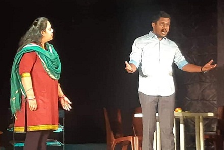 उदयपुर के कलाकारों ने किया नाटक ‘कमला’ का मंचन