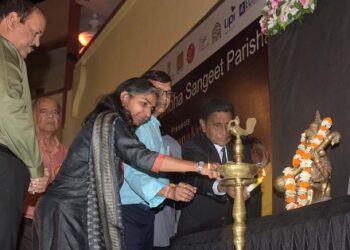 महिला संगीतकारों के मोहिनी बैंड की सुर लहरियों ने किया सम्मोहित