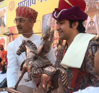 नववर्ष पर निकली भव्य कलशयात्रा में उमड़ पड़ा जनसमूह