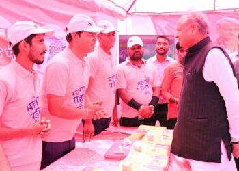 मुख्यमंत्री की तूफानी यात्रा, दी कई सौगातें