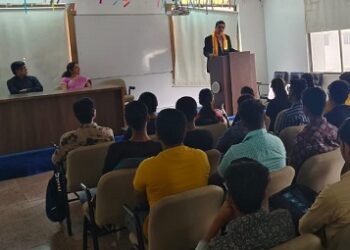 भारत के विद्यार्थी अन्य देशों के विद्यार्थियों से है मेहनती