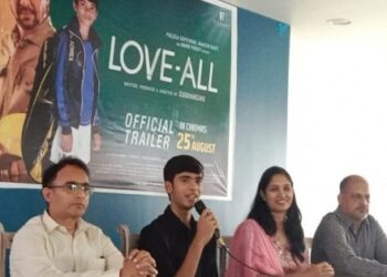 बैडमिंटन के शौक ने बना दिया फिल्म अभिनेता