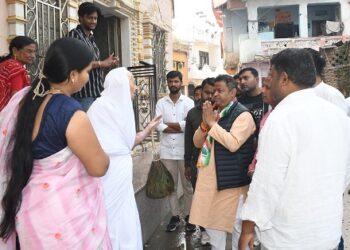 कटारा ने आजीवन सेवा करने का लिया आशीर्वाद