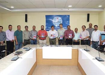 विद्यार्थियों के लिए बहुपयोगी बिजनेस अकाउंटिंग पुस्तक का विमोचन