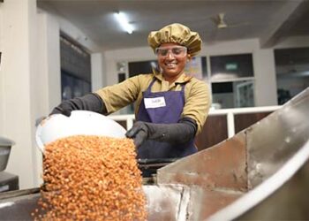 प्रशिक्षित सखी महिलाएं बनी कम्युनिटी फील्ड कोऑर्डिनेटर्स