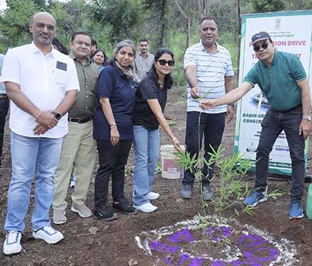 हिन्दुस्तान जिंक ने बागदड़ा मगरमच्छ संरक्षण रिजर्व में शुरू किया पौधरोपण अभियान