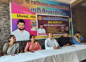 नवरात्रि में फिल्मी गाने तथा देवी देवताओं का रूप धर नाचने जैसे कृत्य का विरोध : आकाश