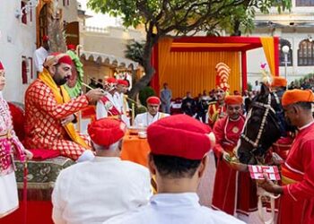 सिटी पैलेस : डॉ. लक्ष्यराज सिंह मेवाड़ ने अश्वों का पूजन कर प्राचीन परंपरा निभाई