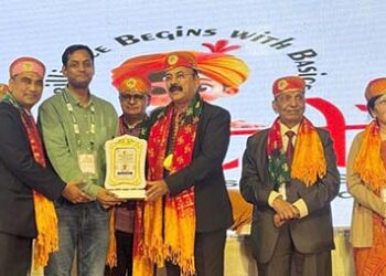 पीएमसीएच के डॉ. प्रवीण झंवर को यंग अचीवर्स अवार्ड