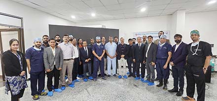 यूरेथ्रोप्लास्टी पर लाइव वर्कशॉप में उन्नत सर्जिकल तकनीकों पर प्रशिक्षण