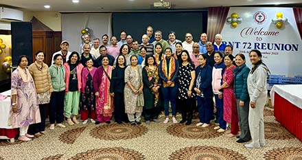 1972 बैच के डॉक्टर्स का रियूनियन में हुआ ध्यान का गहन अभ्यास