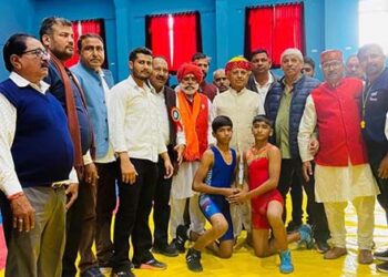 नन्हे बच्चे व युवा कुश्ती में मेडल के लिये आजमा रहे अपना भाग्य