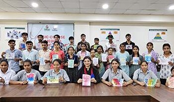 पेसिफिक मेडिकल के नर्सिंग छात्र-छात्राओं ने मोल्डिट क्ले और पेस्टल आर्ट से बिखेरा कला का जादू