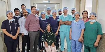 पीएमसीएच में 72 बर्षीय महिला की छाती से 18 सेमी का कैंसर ट्यूमर निकाल दिया जीवनदान