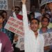 हत्या के विरोध में युवाओं ने निकाली रैली
