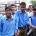 प्रज्ञा चक्षु बच्चे बैठे क्रमिक अनशन पर